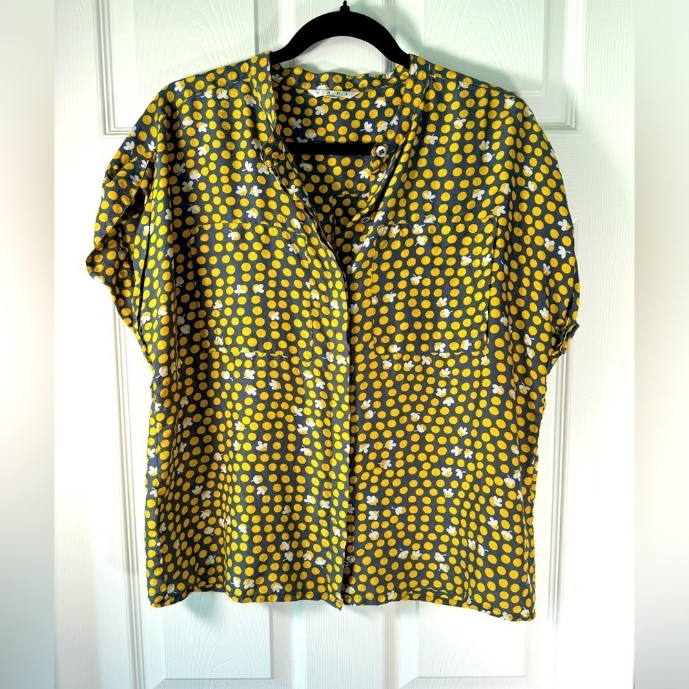 CAbi 100% Silk Yellow Polka Dot Short Sleeve Button Blouse Size Small